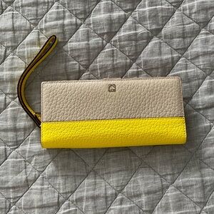 Excellent Condition Kate Spade Wristlet